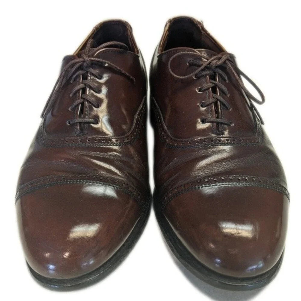 Vintage men's all-leather tie dress shoe brown with black soles - size 8